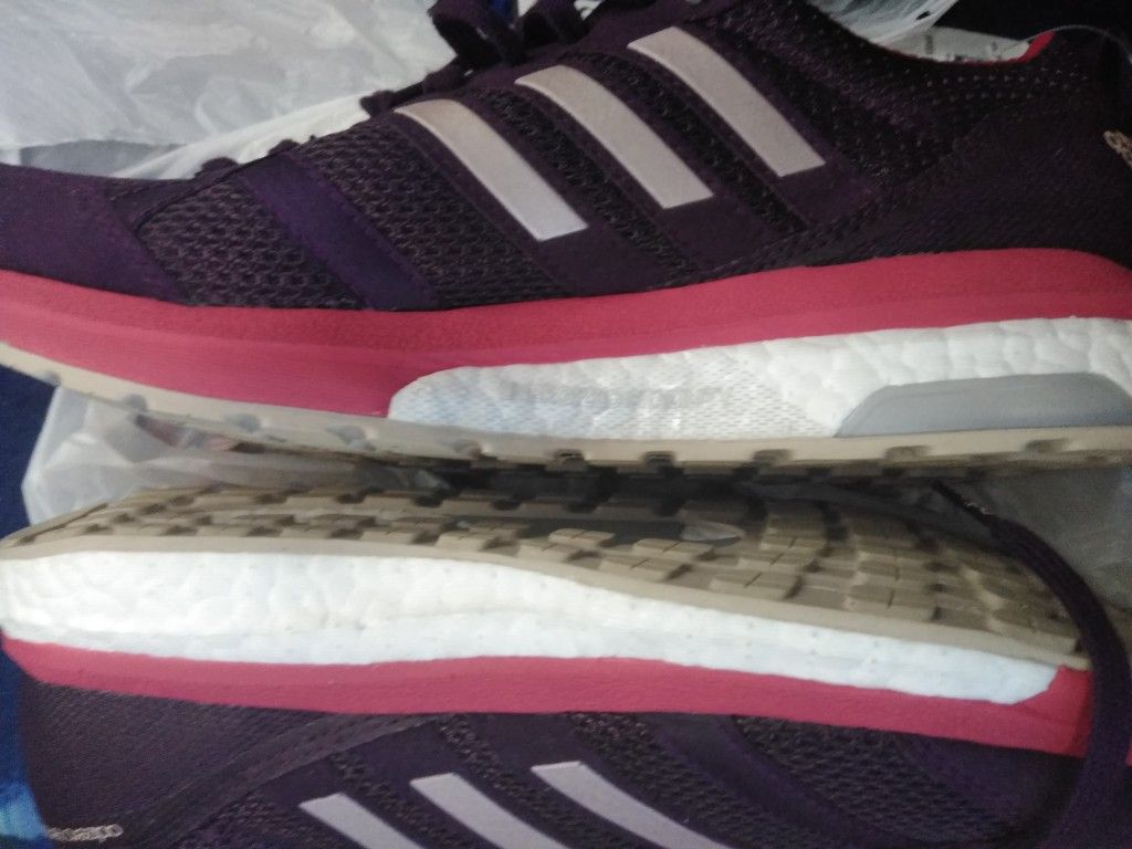 Adidas Boost Women size 9 CLEAN like NEW STRONG SOLE Continental Rubber