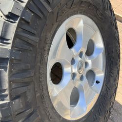 1 Jeep Wheel 35” Tire
