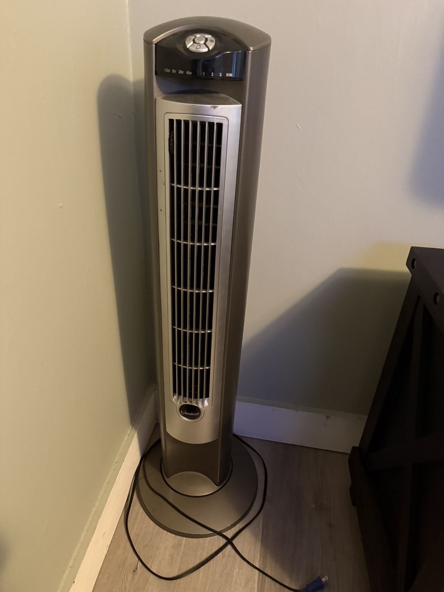 Lasko Oscillating Tower Fan 42"