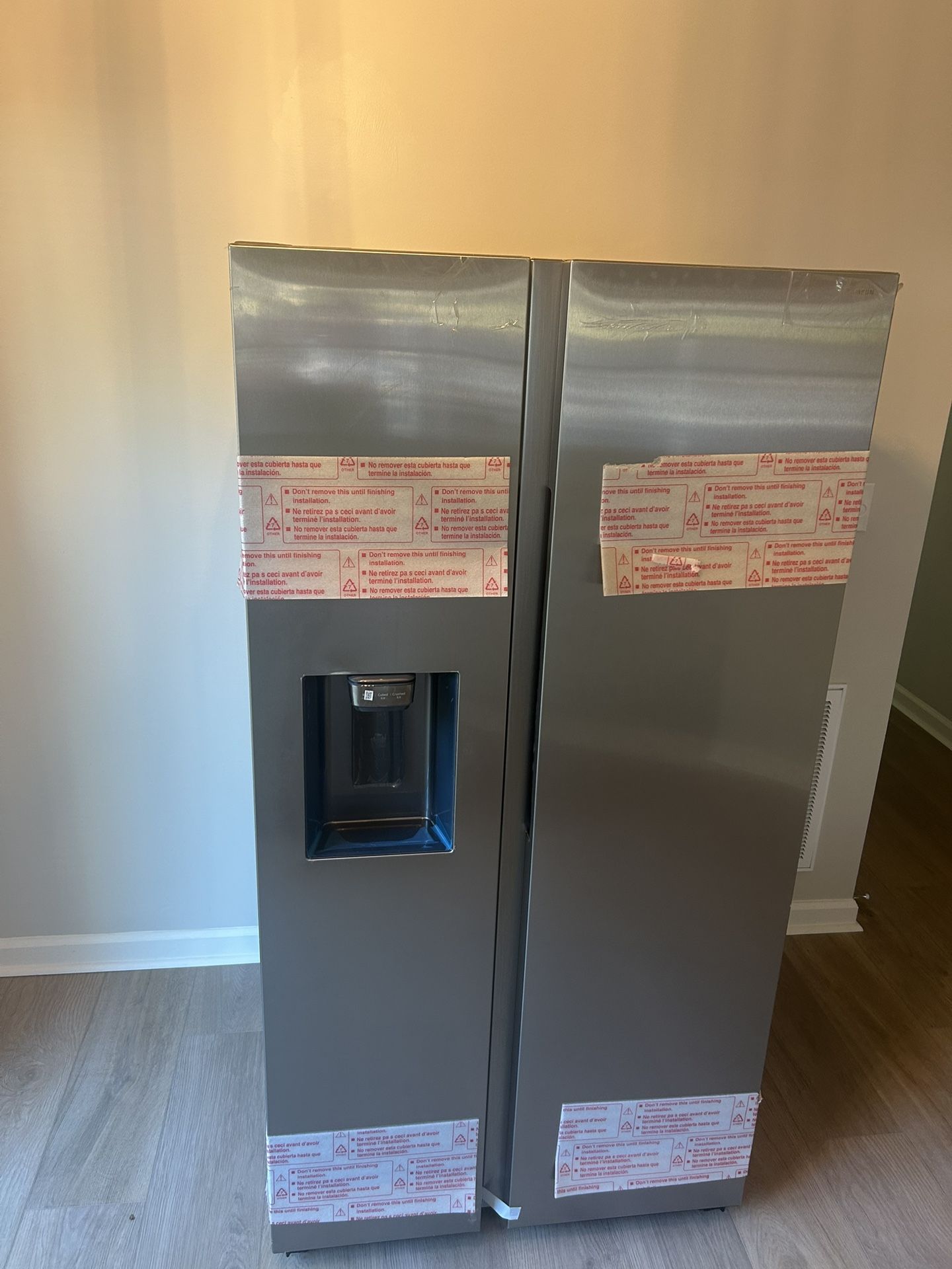 New-Samsung 27.4-cu ft Standard-Depth 36-in Wide Side-by-Side Refrigerator with Ice Maker ,Water and Ice