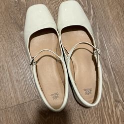 Ivory Flat Shoes Wide Width 9.5