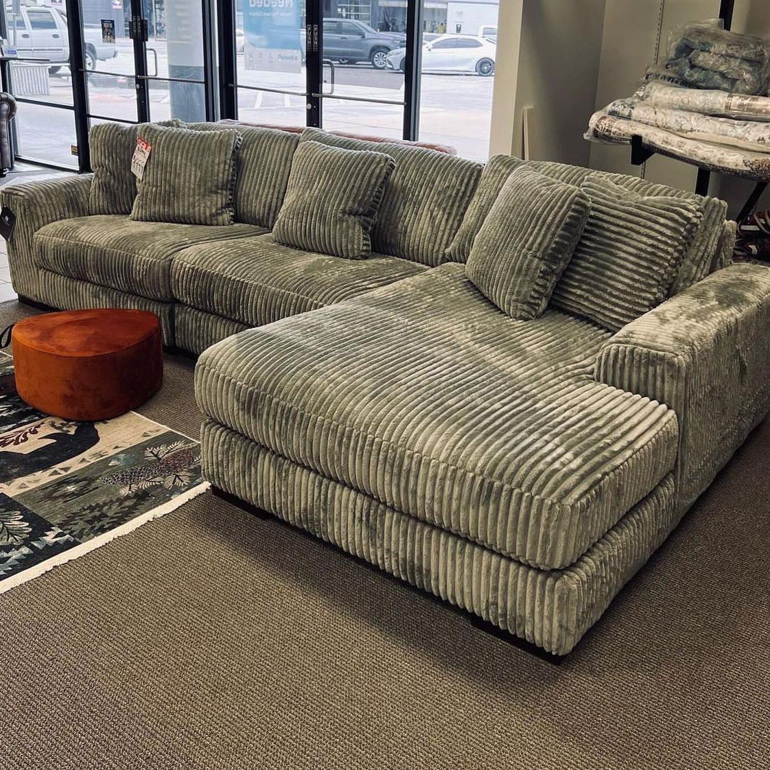 Gray Velvet Soft Right Chaise Sectional Sofa [IN A BOX]