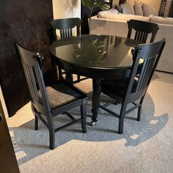 Dining Table &chairs