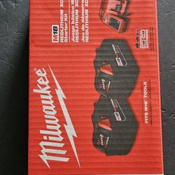Milwaukee M18 X2 2 Pack XC5.0 Ah Starter Kit 5.0 Battery & Charger 48-59-1852B