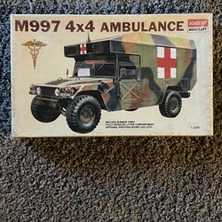 Collection Of Vintage Army Model Kits 