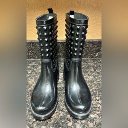 WOMEN'S CAPELLI NEW YORK SINY STUDDED RAIN BOOTS Size 6