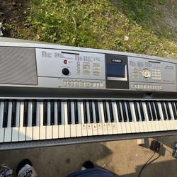 Yamaha DGX 505