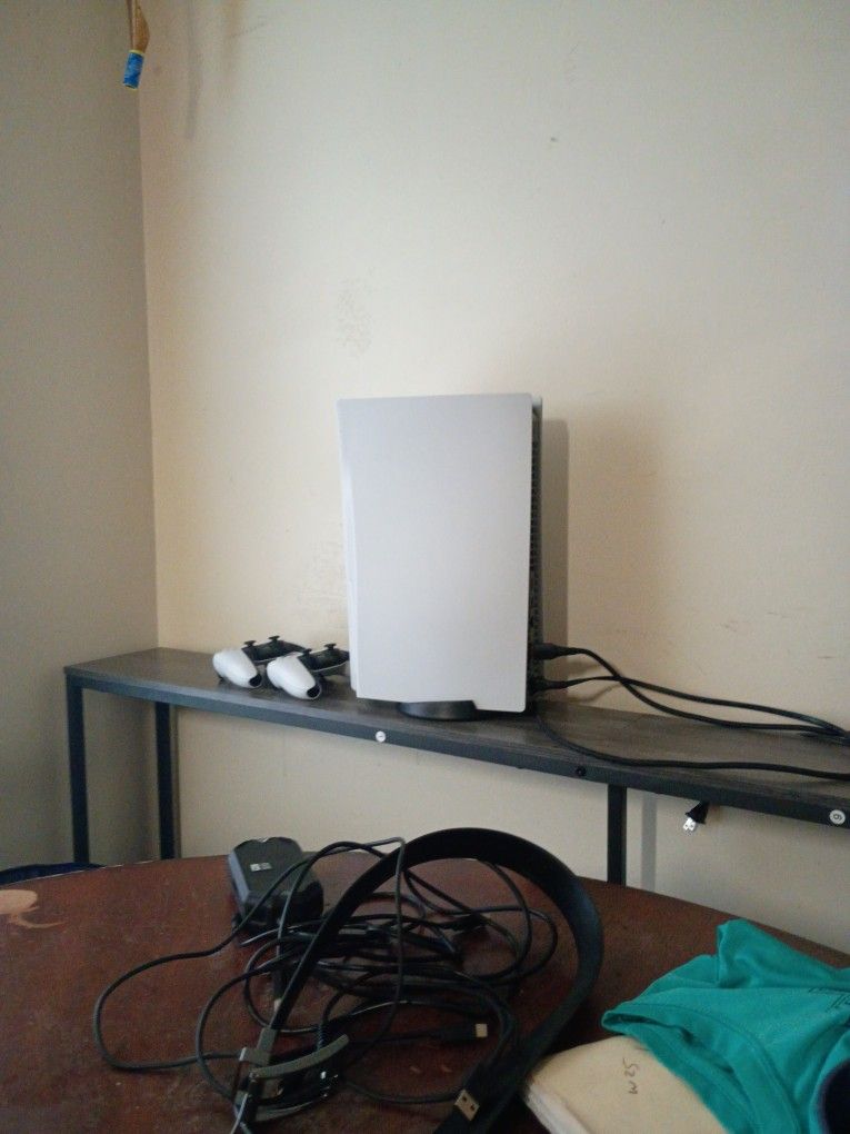 PS5 For Sale, With 7 Days To Die