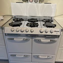 O'KEEFE MERRITT 38 INCH VINTAGE GAS RANGE 6 BURNERS 2 OVENS
