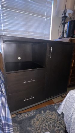 Tv Stand/Wardrobe