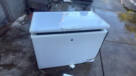 Chest freezer