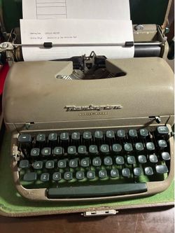 50’s Remington Quiet-Riter Typewriter