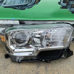 2016-2022 Toyota Tacoma Headlight Oem 