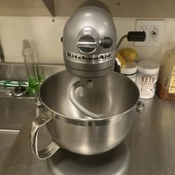 Kitchen Aid Commercial Mixer With 6qt Bowl And Hook Mixing Tool