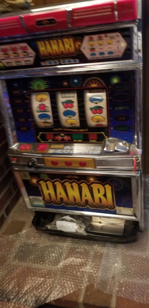 Hanabi Japanese Slot Machine With Tokens