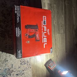 🔥 Milwaukee M18 FUEL 18-Gauge Brad Nailer – BRAND NEW (2746-20)