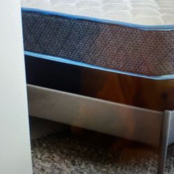 Adjustable Queen Bed with firm mattress 