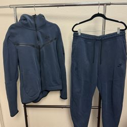 Blue Nike Tech Fleece Set