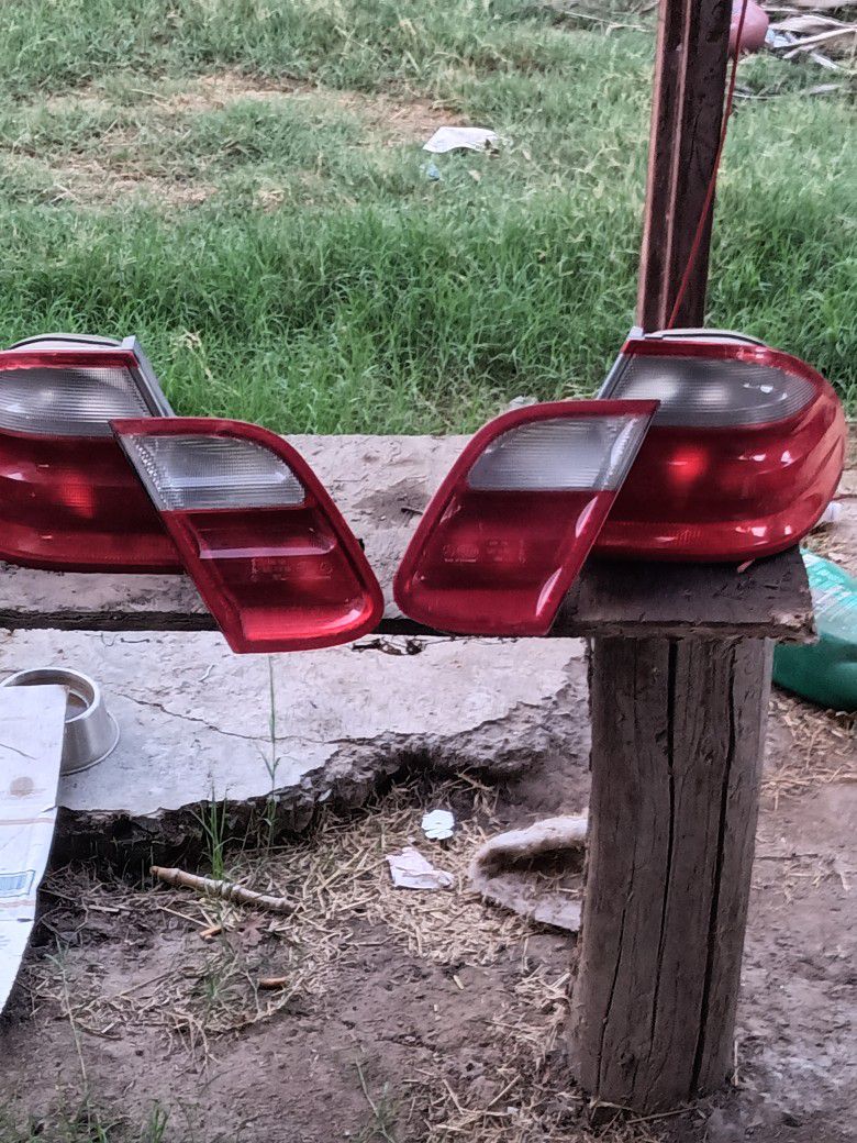 2003 Mercedes Tail Lights 