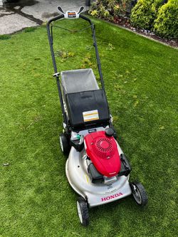 HRR216 Honda mower self propelled