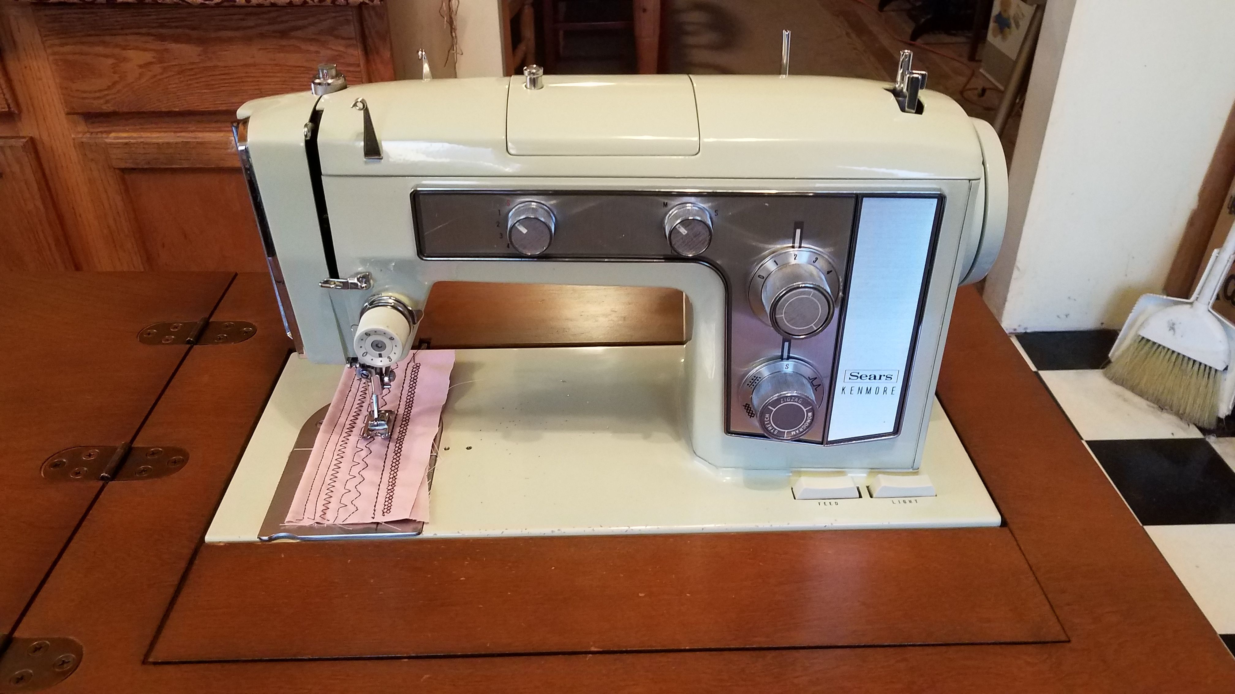 KENMORE 1802 ZIG ZAG SEWING MACHINE