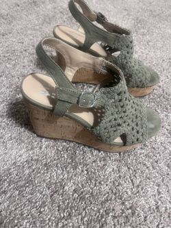 Green sandals with beige wedge heel 6.5