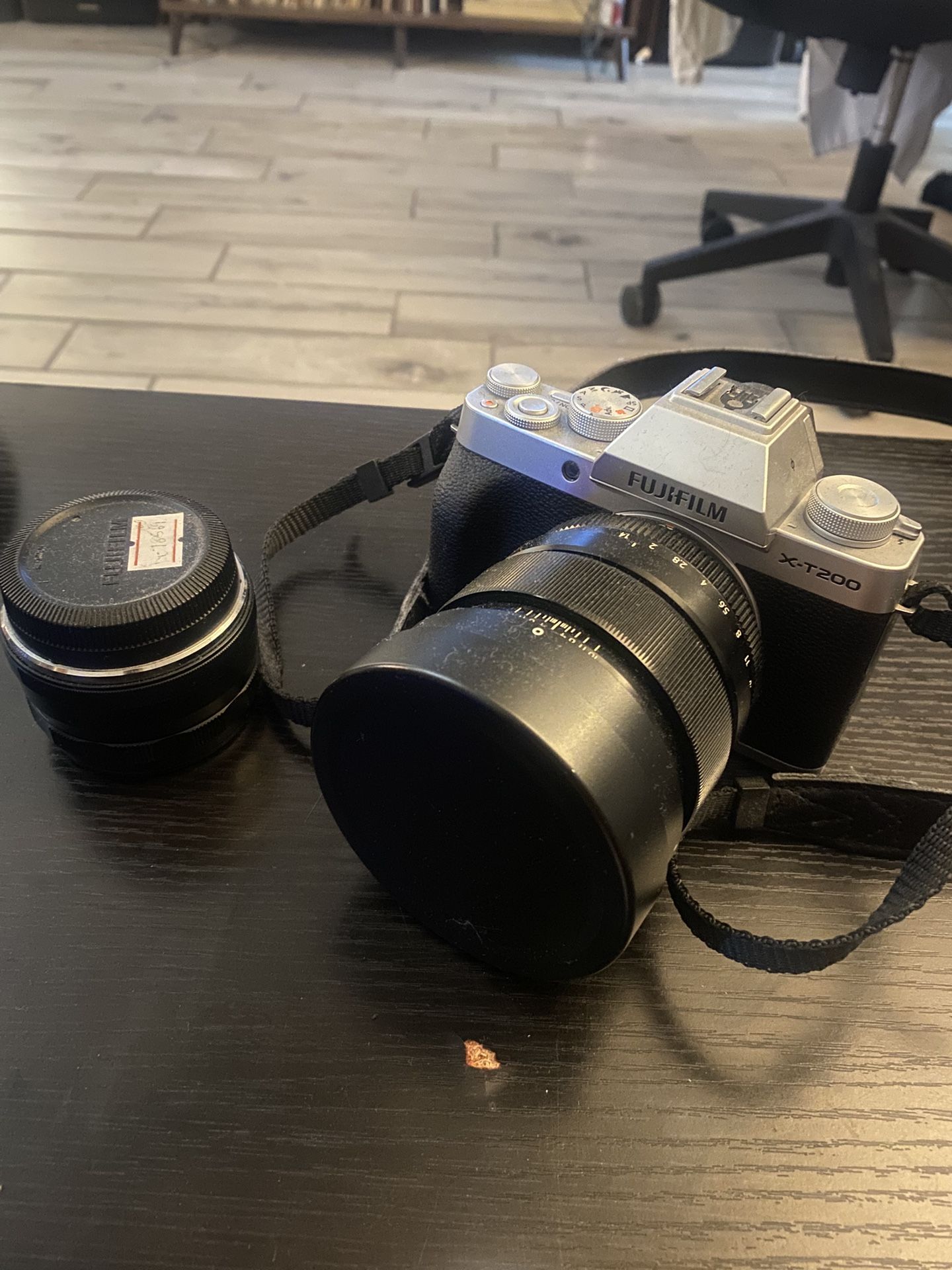 Fujifilm X-T200