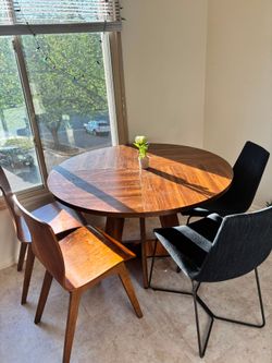 Dining table set