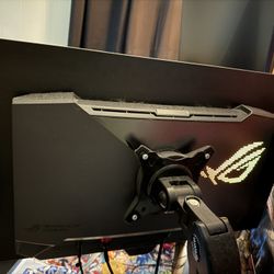 ASUS ROG SWIFT 27” 1440p OLED DSC GAMING MONITOR