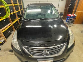 2013 Nissan Versa SV 4 dr Sedan