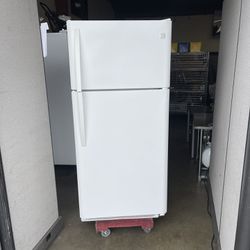 Kenmore White Top Mount Top Freezer Apartment Size Refrigerator 30wide 66tall