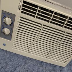 Window AC Unit 