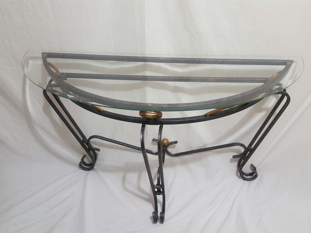Half moon table