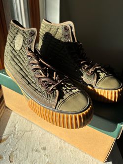 PJ Flyers  fashion sneaker size 11
