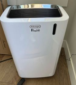 New De’Longhi Pinguino Portable AC (500 Sq Ft)