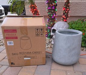 Kante 12.2 in. W Round Lightweight Natural Concrete Metal Indoor Outdoor Planter Pot with Drainage Hole and Rubber Plug