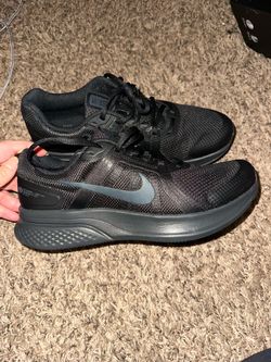 Men’s Nike size 9