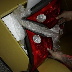 2004-2005 Honda Civic - Driver and Passenger Side Halogen Tail Light, Without bulb