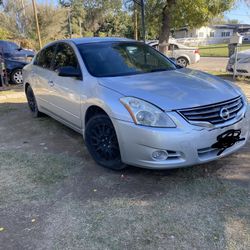 Nissan Altima 2012
