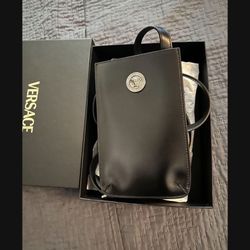 New Versace Phone Bag $1,545 Cash Only No Trades Make A Cash Offer 