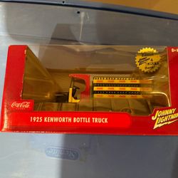 Johnny Lightning Coca Cola Kenworth Truck