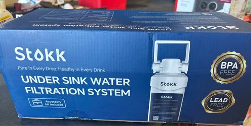 Under sink water filtration system