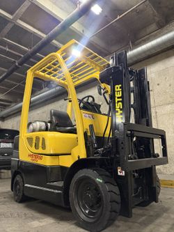 Hyster forklift - 5000 lb, side shift