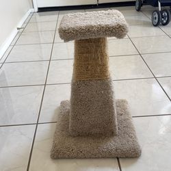 Cat scratcher post