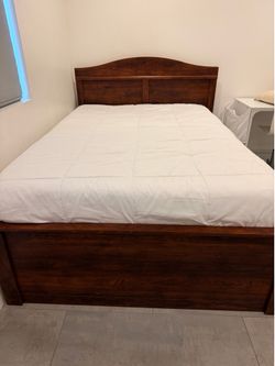 Full size bed