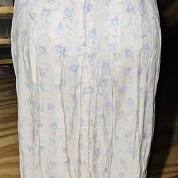 Beautiful Woman Long  Skirt Like New  Size (10) Only $7