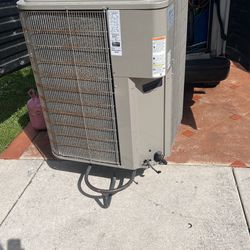 5 Tons HVAC. Carrier/bryant 2018