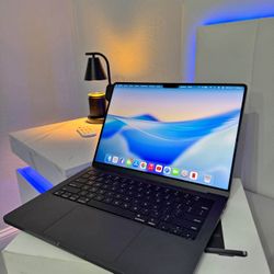 Apple - MacBook Pro 14-inch M4 chip - 24GB memory And 512G