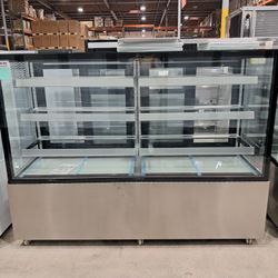 ***COMMERCIAL REFRIGERATED BAKERY DISPLAY CASE (VITRINA REFRIGERADA COMERCIAL PARA PANADERÍA)***