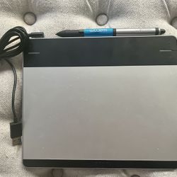 Wacom Intuos Pen and Touch Small Tablet